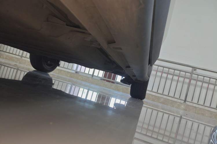 Used Wuling Bingo PLUS 2024 330 km Range Five-Seater Version Left Side Sill