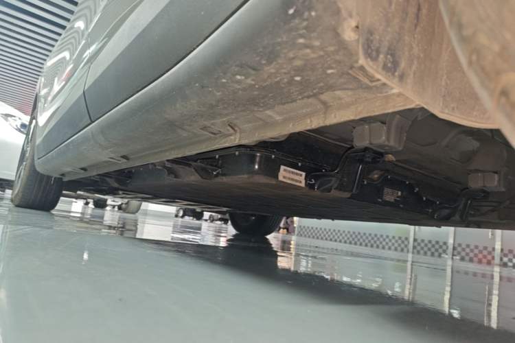 Used Wuling Bingo PLUS 2024 330 km Range Five-Seater Version Left Side Sill