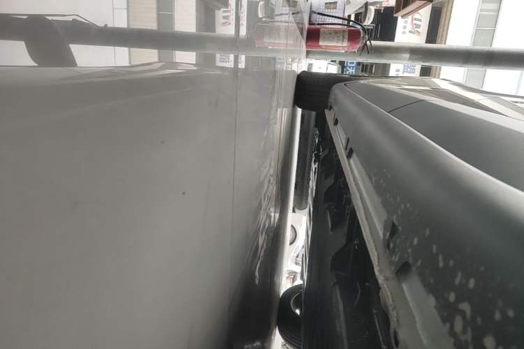 Used Wuling Bingo PLUS 2024 401 km Range 5-Seater Version Left Side Sill