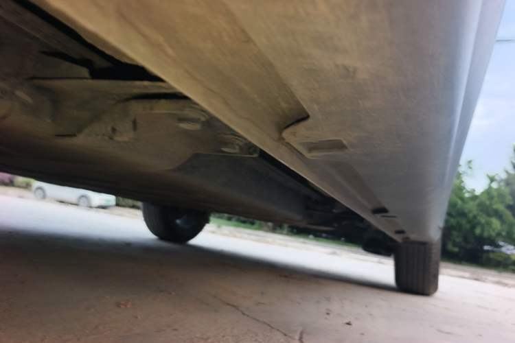 Used Wuling Bingo PLUS 2024 330 km Range Five-Seater Version Left Side Sill
