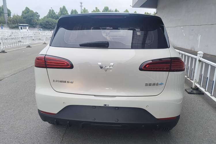 Used Wuling Bingo PLUS 2024 330 km Range Five-Seater Version Rear