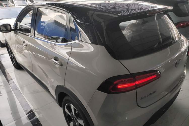 Used Wuling Bingo PLUS 2024 401 km Range 5-Seater Version Rear Left 45 Deg
