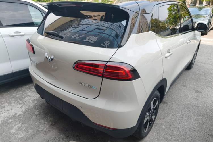 Used Wuling Bingo PLUS 2024 401 km Range 5-Seater Version Rear Right 45 Deg