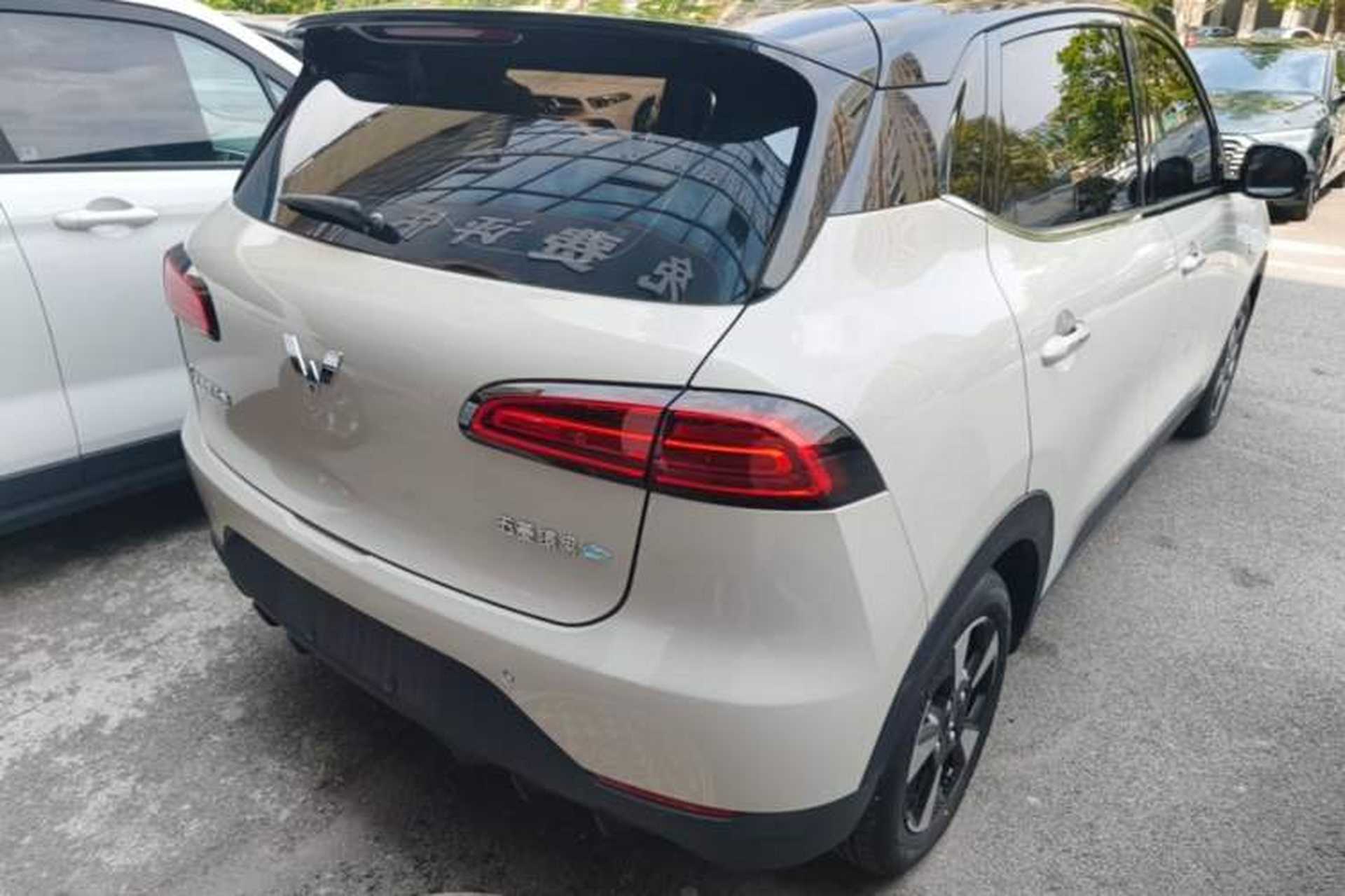 Used Wuling Bingo PLUS 2024 401 km Range 5-Seater Version Rear Right 45 Deg