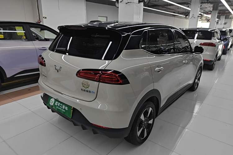 Used Wuling Bingo PLUS 2024 401 km Range 5-Seater Version Rear Right 45 Deg