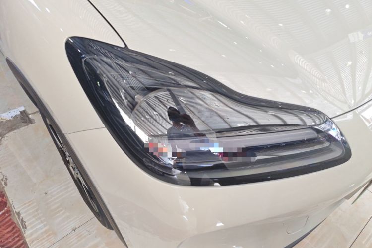 Used Wuling Bingo PLUS 2024 510 km Range 5-Seater Version Right Front Headlight