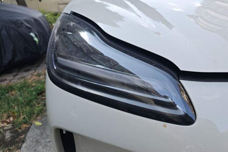 Used Wuling Bingo PLUS 2024 401 km Range 5-Seater Version Right Front Headlight