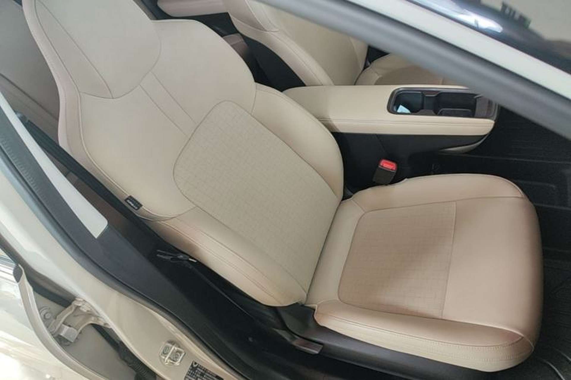 Used Wuling Bingo PLUS 2024 510 km Range 5-Seater Version Right Front Seat