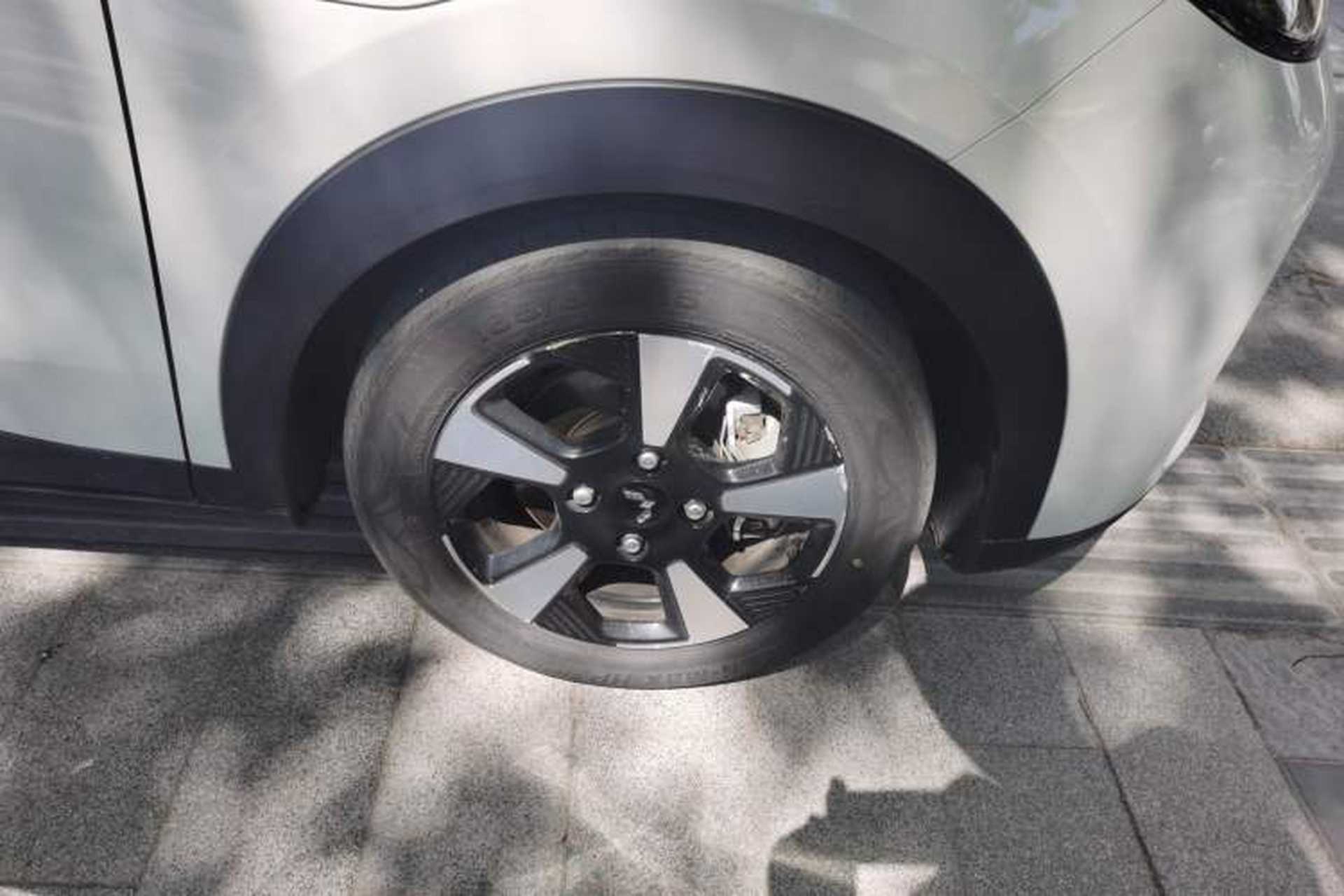 Used Wuling Bingo PLUS 2024 330 km Range Five-Seater Version Right Front Wheel Hub