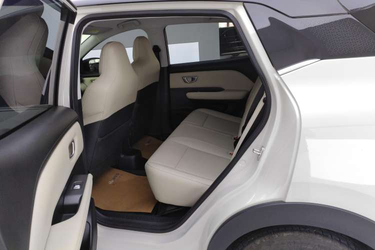 Used Wuling Bingo PLUS 2024 330 km Range Five-Seater Version Right Rear Seat