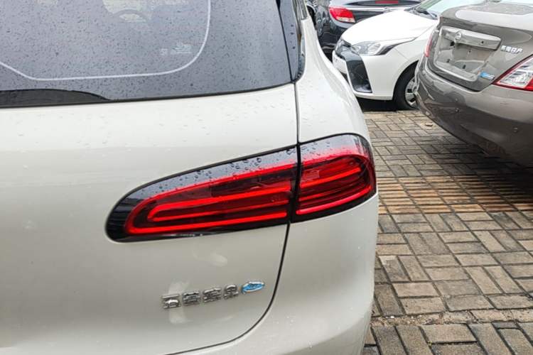 Used Wuling Bingo PLUS 2024 510 km Range 5-Seater Version Right Rear Taillight