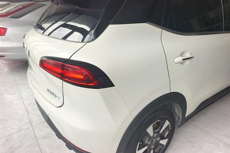 Used Wuling Bingo PLUS 2024 330 km Range Five-Seater Version Right Rear Taillight