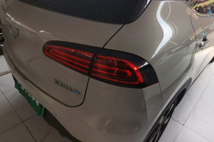 Used Wuling Bingo PLUS 2024 401 km Range 5-Seater Version Right Rear Taillight