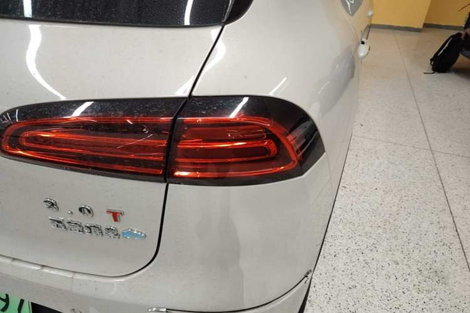 Used Wuling Bingo PLUS 2024 330 km Range Five-Seater Version Right Rear Taillight