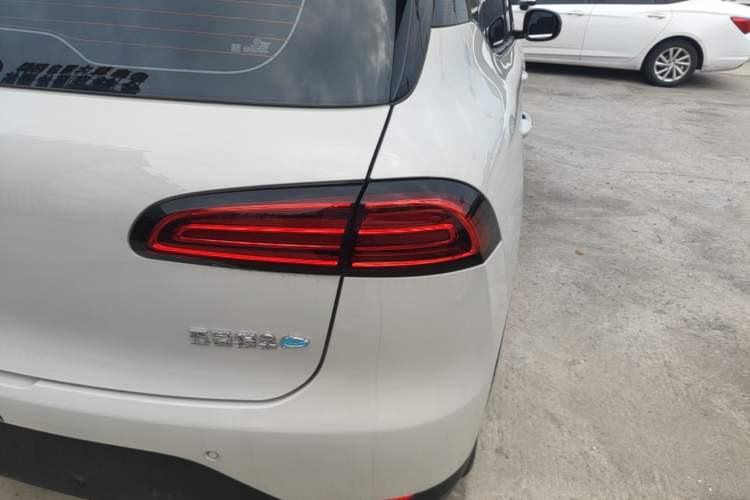 Used Wuling Bingo PLUS 2024 510 km Range 5-Seater Version Right Rear Taillight