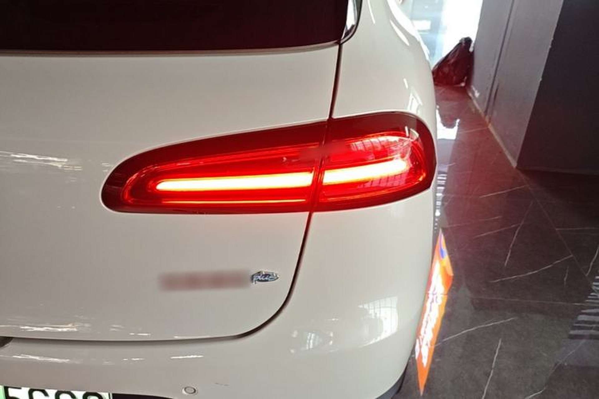 Used Wuling Bingo PLUS 2024 330 km Range Five-Seater Version Right Rear Taillight