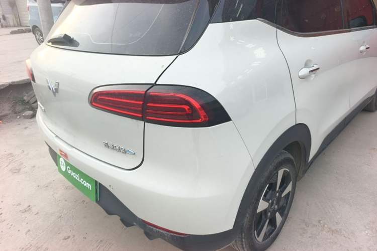 Used Wuling Bingo PLUS 2024 330 km Range Five-Seater Version Right Rear Taillight