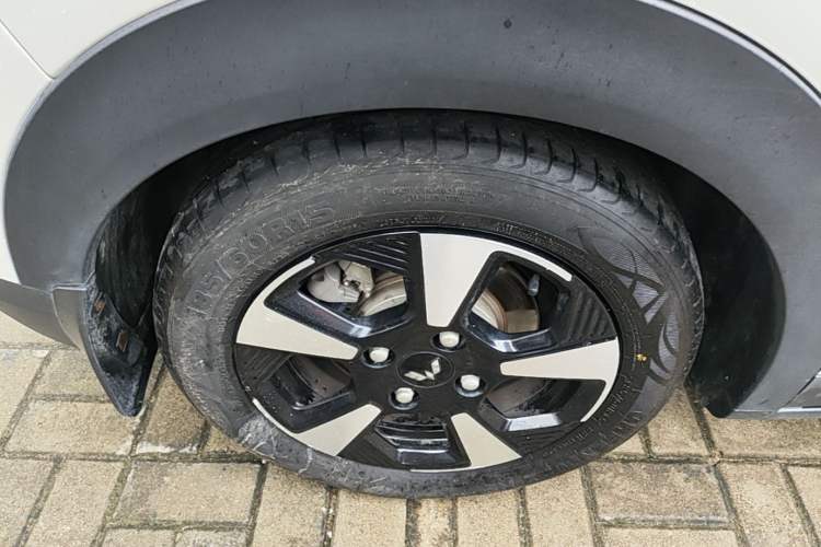 Used Wuling Bingo PLUS 2024 510 km Range 5-Seater Version Right Rear Wheel Hub