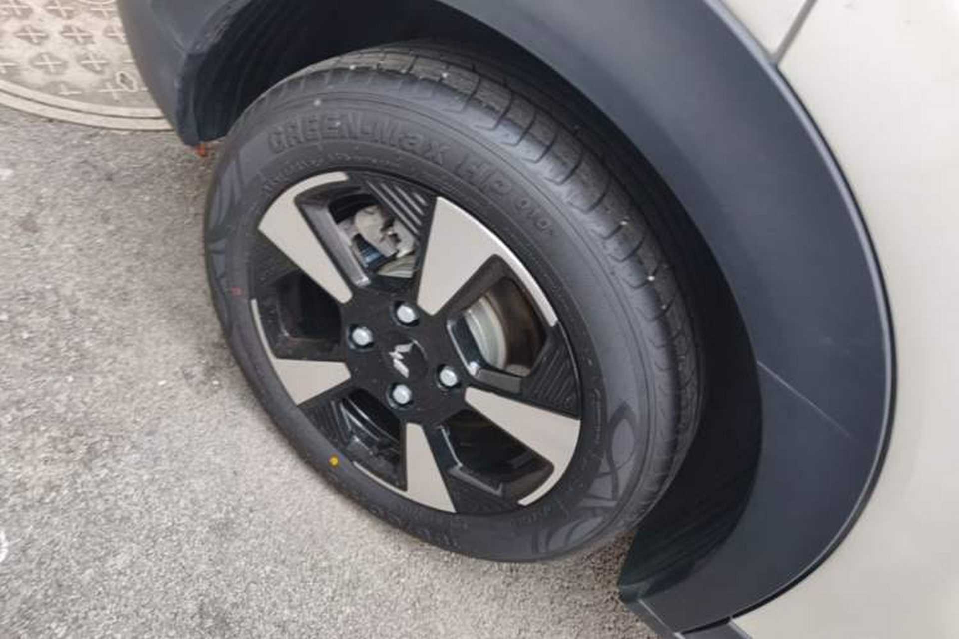 Used Wuling Bingo PLUS 2024 401 km Range 5-Seater Version Right Rear Wheel Hub