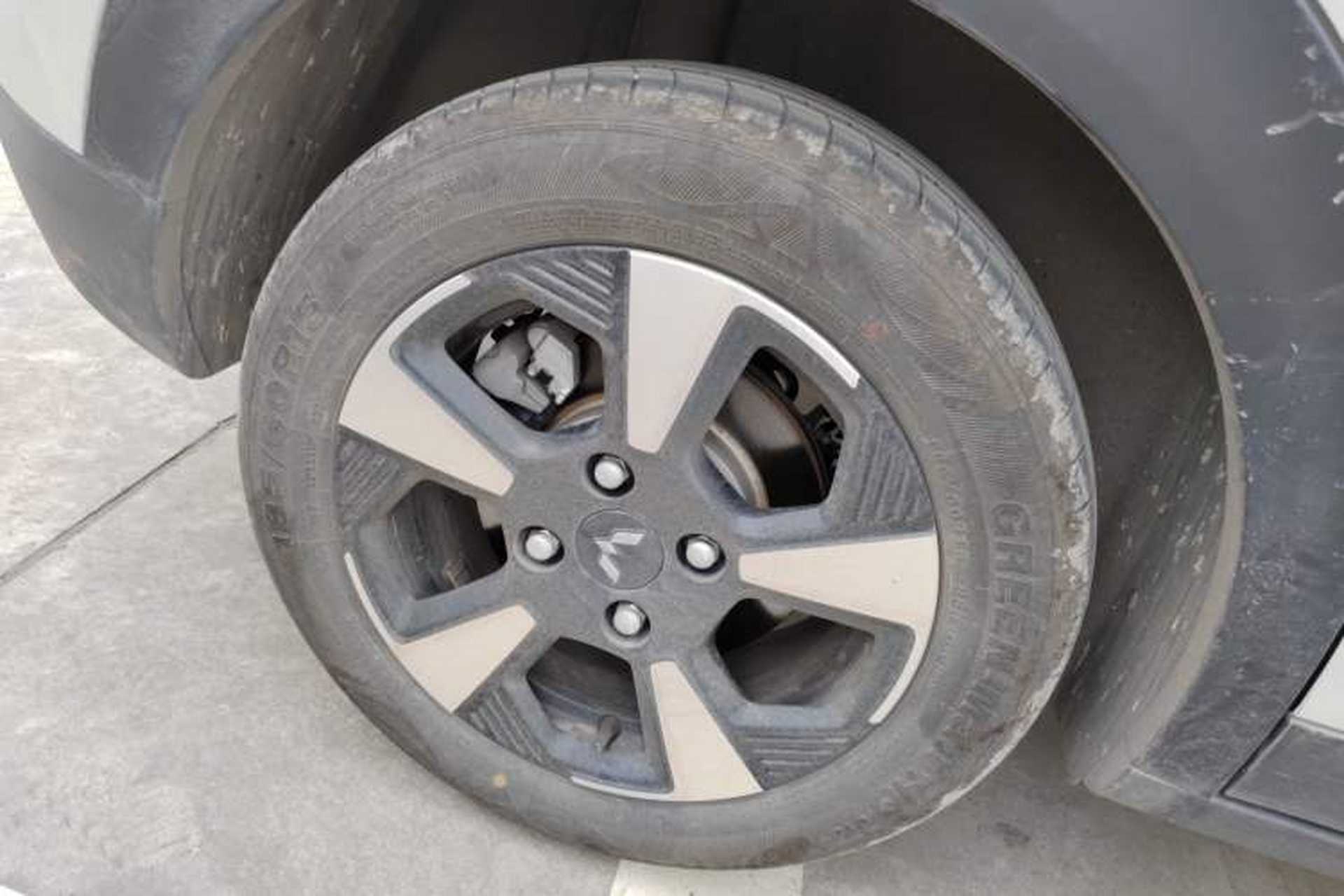 Used Wuling Bingo PLUS 2024 330 km Range Five-Seater Version Right Rear Wheel Hub