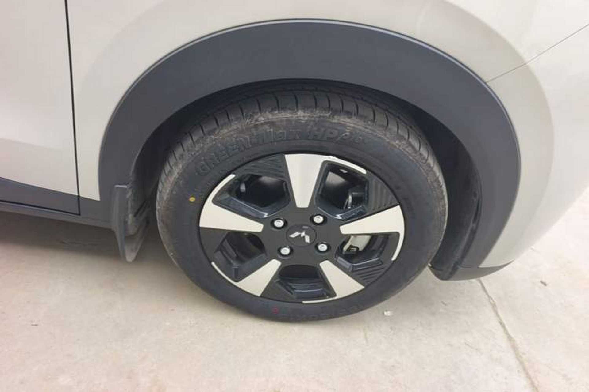 Used Wuling Bingo PLUS 2024 330 km Range Five-Seater Version Right Rear Wheel Hub