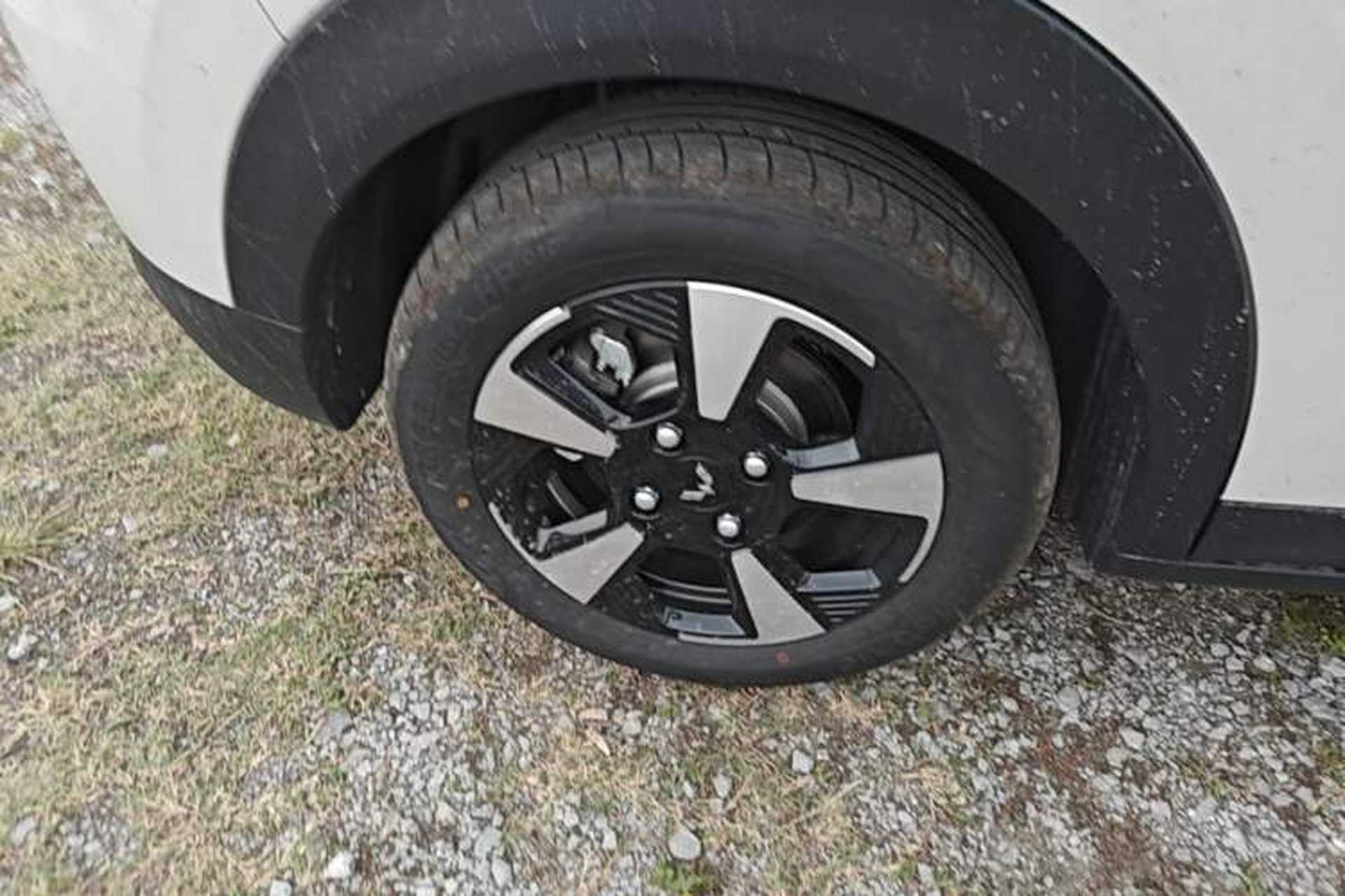 Used Wuling Bingo PLUS 2024 510 km Range 5-Seater Version Right Rear Wheel Hub