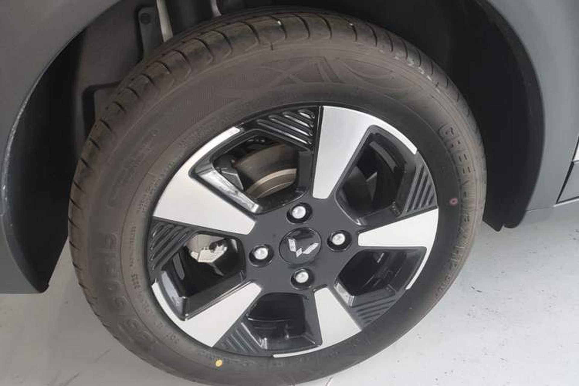 Used Wuling Bingo PLUS 2024 401 km Range 5-Seater Version Right Rear Wheel Hub