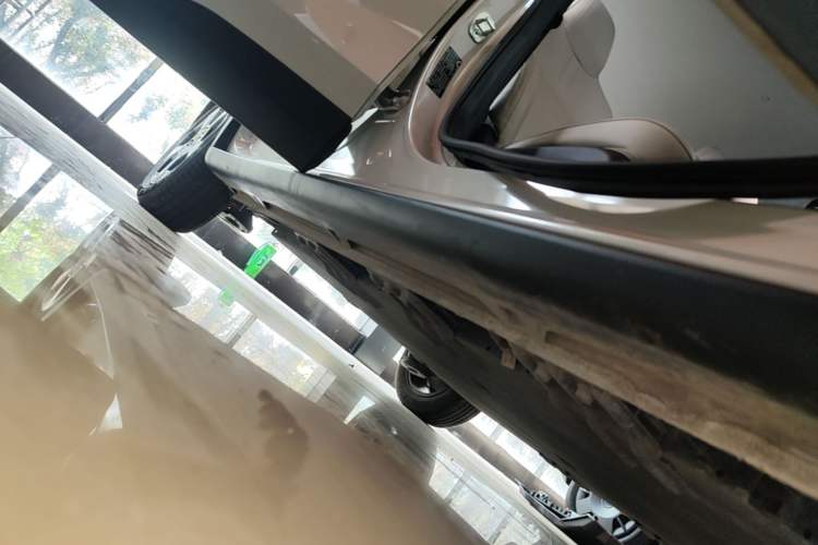 Used Wuling Bingo PLUS 2024 510 km Range 5-Seater Version Right Side Sill