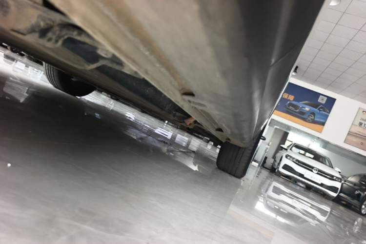 Used Wuling Bingo PLUS 2024 330 km Range Five-Seater Version Right Side Sill