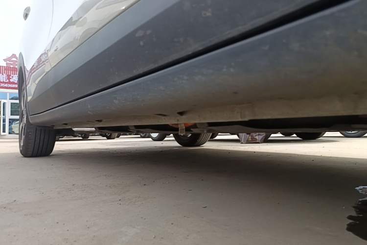 Used Wuling Bingo PLUS 2024 401 km Range 5-Seater Version Right Side Sill