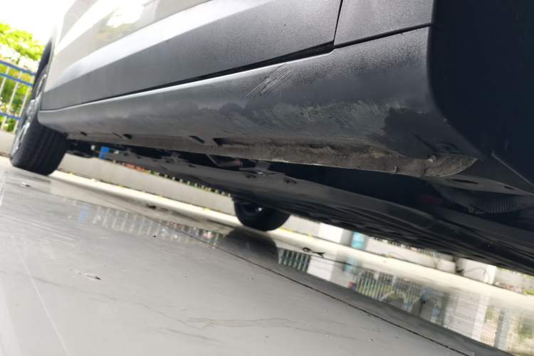 Used Wuling Bingo PLUS 2024 401 km Range 5-Seater Version Right Side Sill