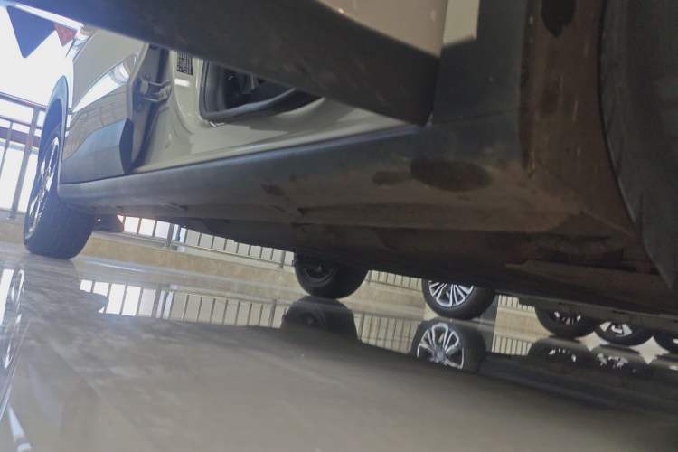 Used Wuling Bingo PLUS 2024 330 km Range Five-Seater Version Right Side Sill