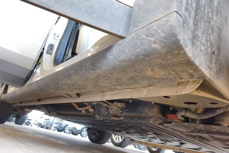 Used Wuling Bingo PLUS 2024 330 km Range Five-Seater Version Right Side Sill
