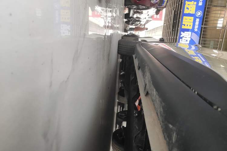 Used Wuling Bingo PLUS 2024 401 km Range 5-Seater Version Right Side Sill