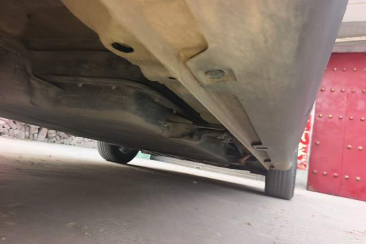 Used Wuling Bingo PLUS 2024 330 km Range Five-Seater Version Right Side Sill
