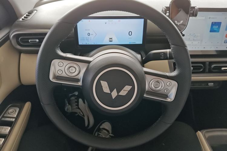 Used Wuling Bingo PLUS 2024 330 km Range Five-Seater Version Steering Wheel