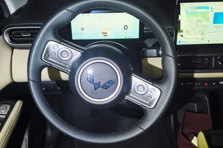 Used Wuling Bingo PLUS 2024 330 km Range Five-Seater Version Steering Wheel