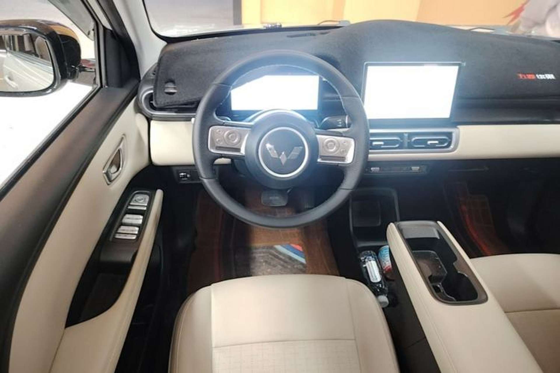 Used Wuling Bingo PLUS 2024 330 km Range Five-Seater Version Steering Wheel