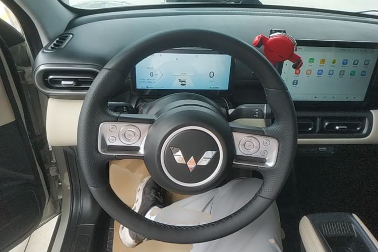 Used Wuling Bingo PLUS 2024 330 km Range Five-Seater Version Steering Wheel