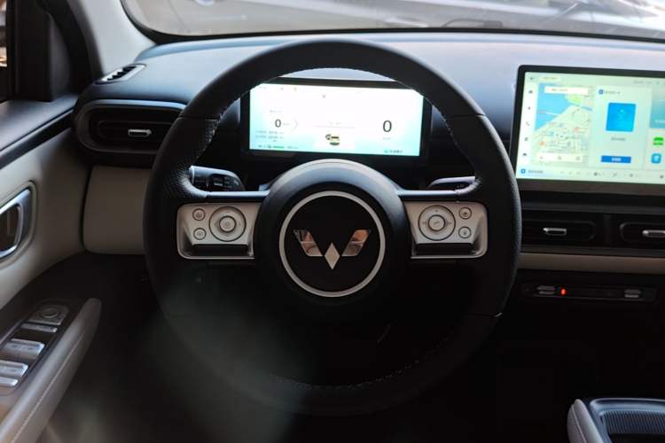 Used Wuling Bingo PLUS 2024 401 km Range 5-Seater Version Steering Wheel