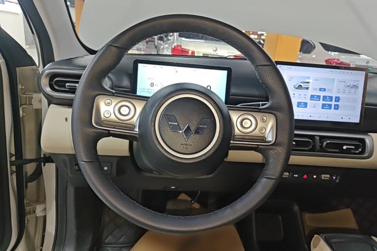 Used Wuling Bingo PLUS 2024 330 km Range Five-Seater Version Steering Wheel