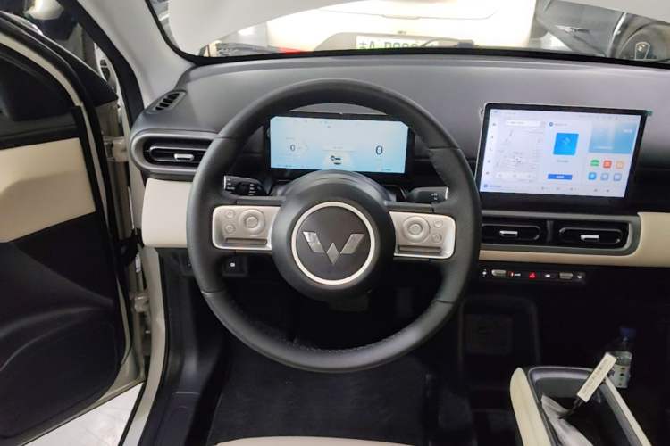 Used Wuling Bingo PLUS 2024 330 km Range Five-Seater Version Steering Wheel