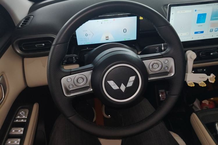 Used Wuling Bingo PLUS 2024 330 km Range Five-Seater Version Steering Wheel