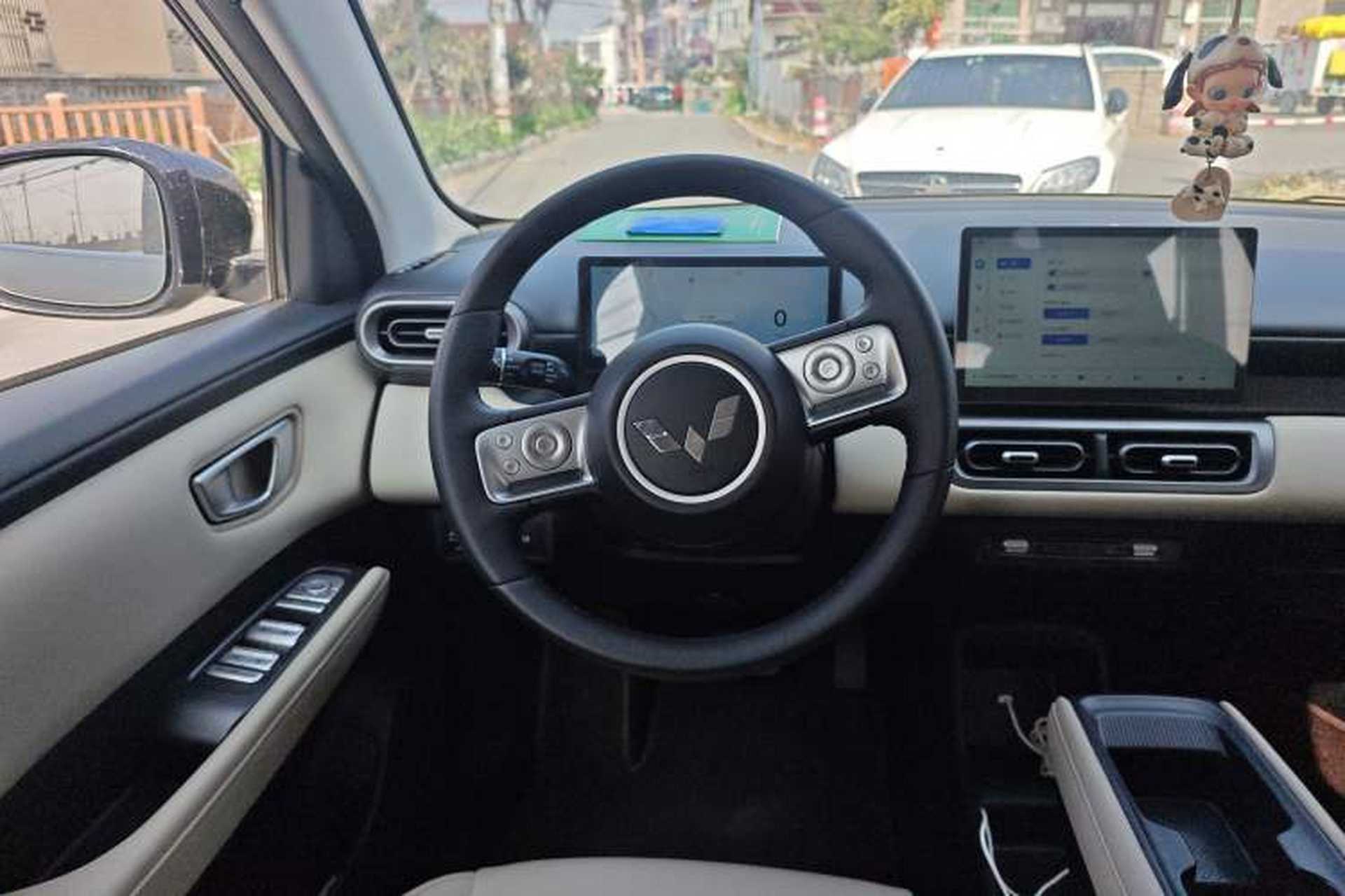 Used Wuling Bingo PLUS 2024 330 km Range Five-Seater Version Steering Wheel