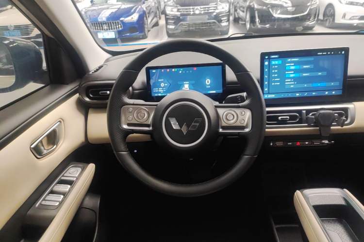 Used Wuling Bingo PLUS 2024 330 km Range Five-Seater Version Steering Wheel