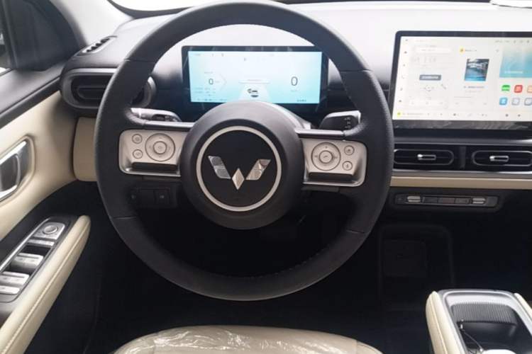 Used Wuling Bingo PLUS 2024 330 km Range Five-Seater Version Steering Wheel