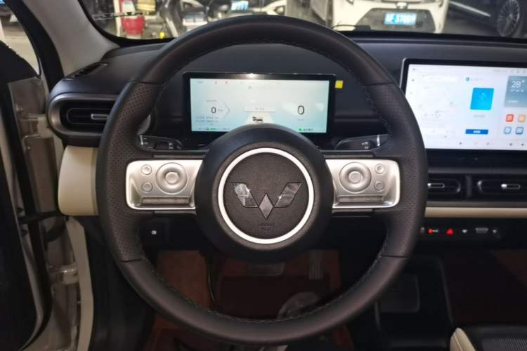 Used Wuling Bingo PLUS 2024 330 km Range Five-Seater Version Steering Wheel