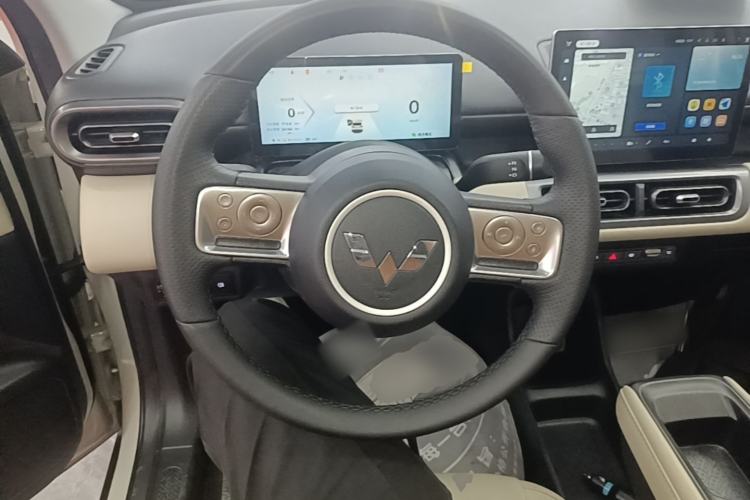 Used Wuling Bingo PLUS 2024 330 km Range Five-Seater Version Steering Wheel