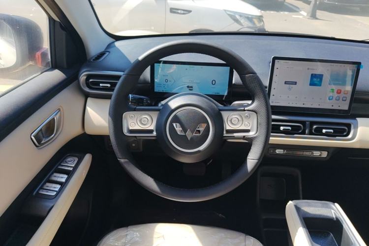 Used Wuling Bingo PLUS 2024 330 km Range Five-Seater Version Steering Wheel