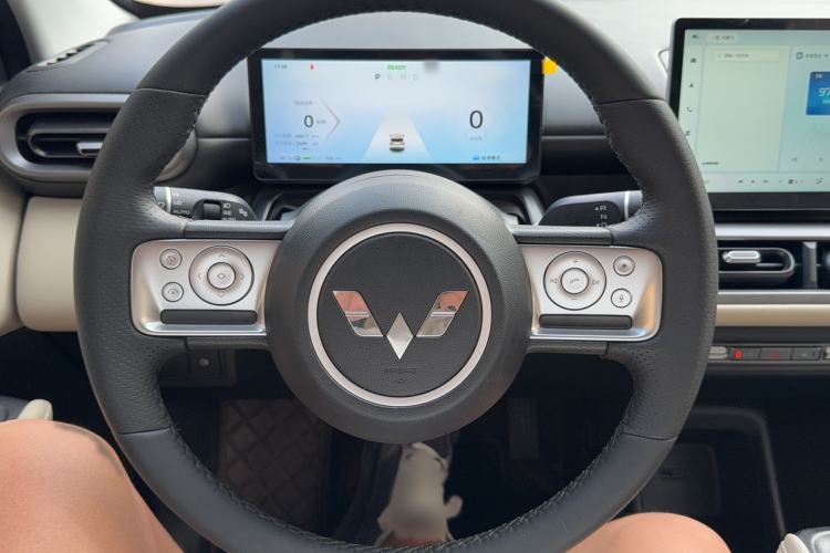 Used Wuling Bingo PLUS 2024 401 km Range 5-Seater Version Steering Wheel